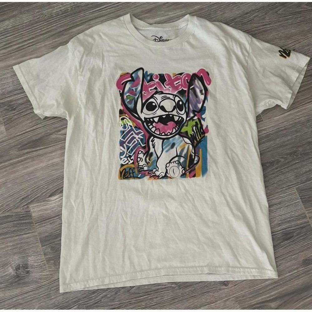 Disney Neff Stitxh graphic t Shirt size‎ large